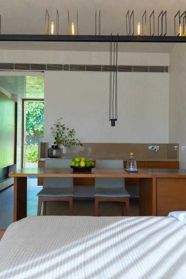 Life At Repose- Lake Villas Resort & Club Chor Warodra Exterior foto